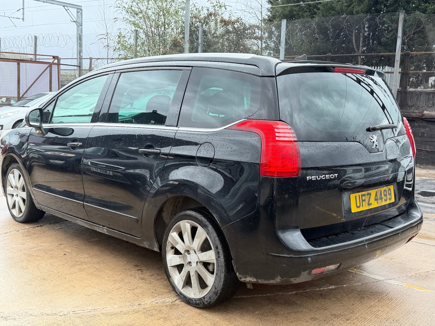 Used Peugeot 5008 2013 for sale - 78139448: Photo 6