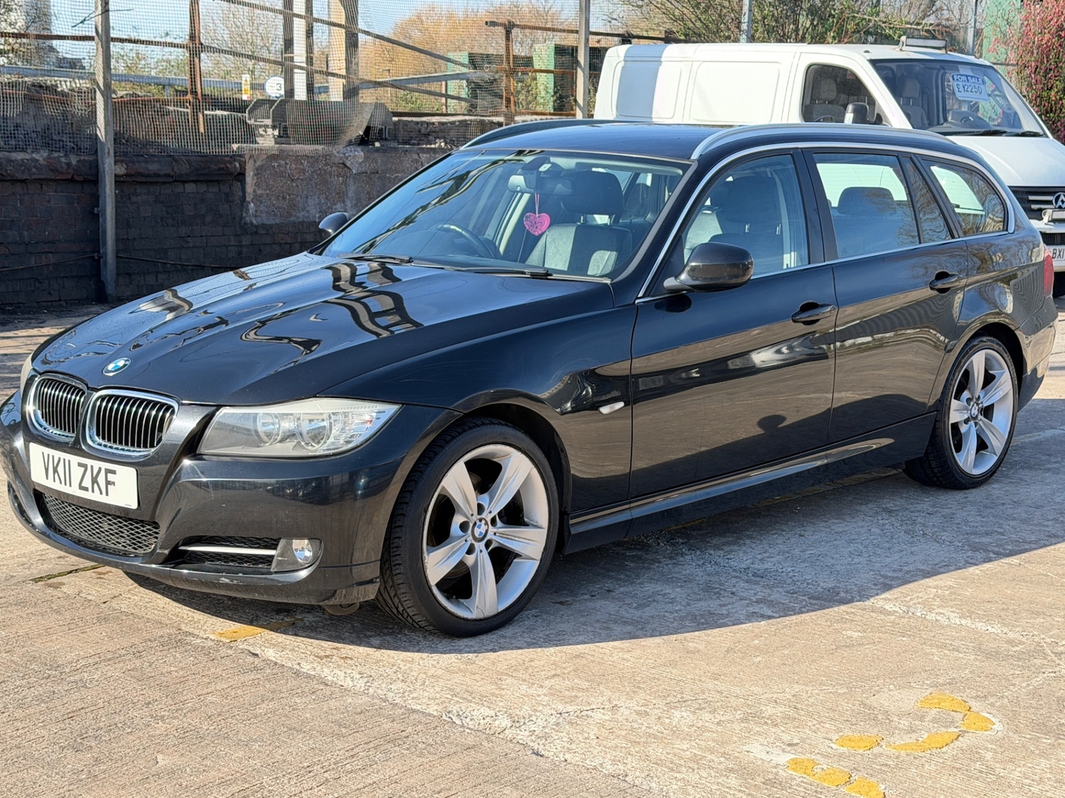 Used BMW 3 Series 2011 for sale - 77945484: Photo 2