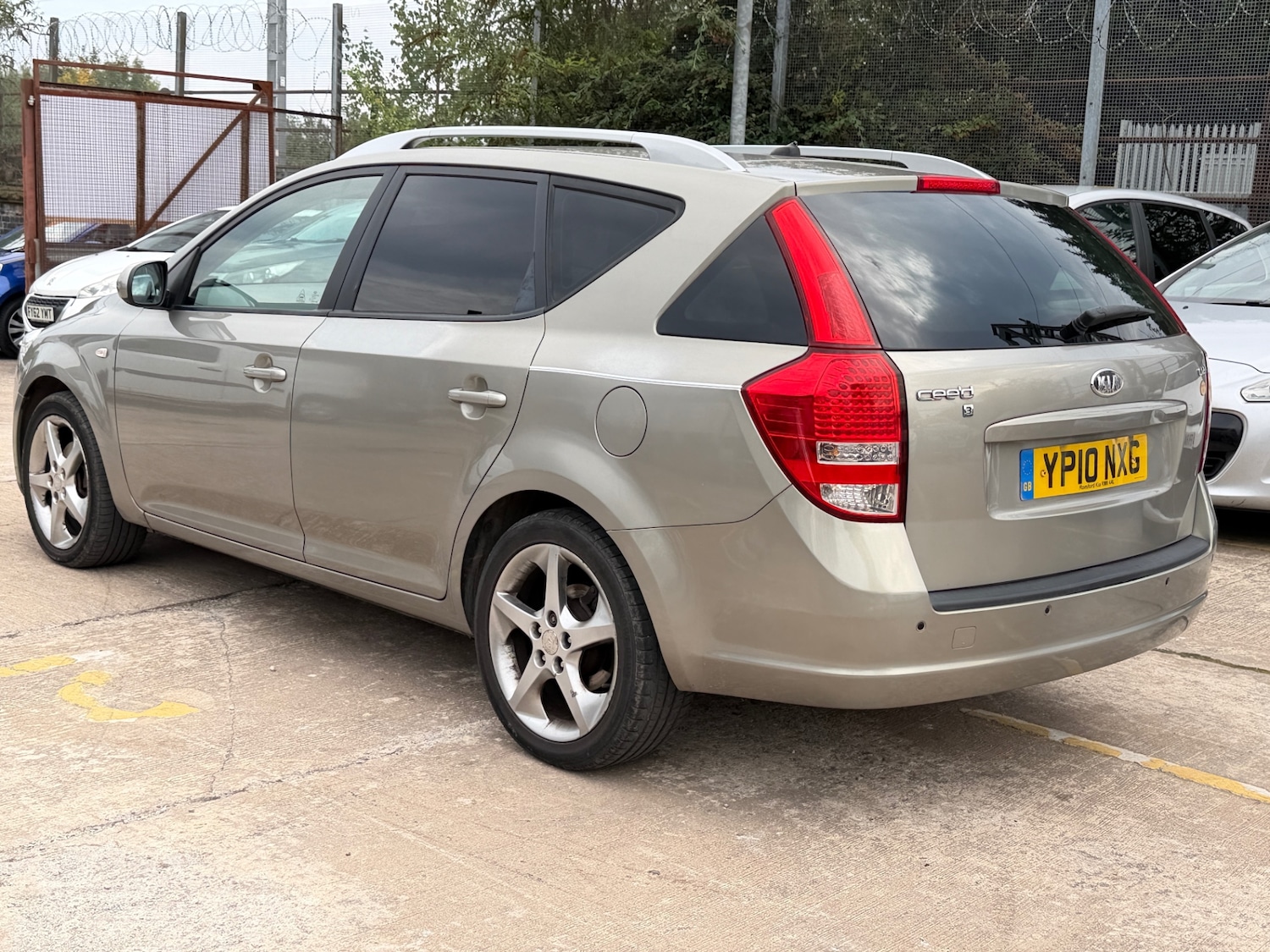 Used Kia Ceed 2010 for sale - 76149715: Photo 4