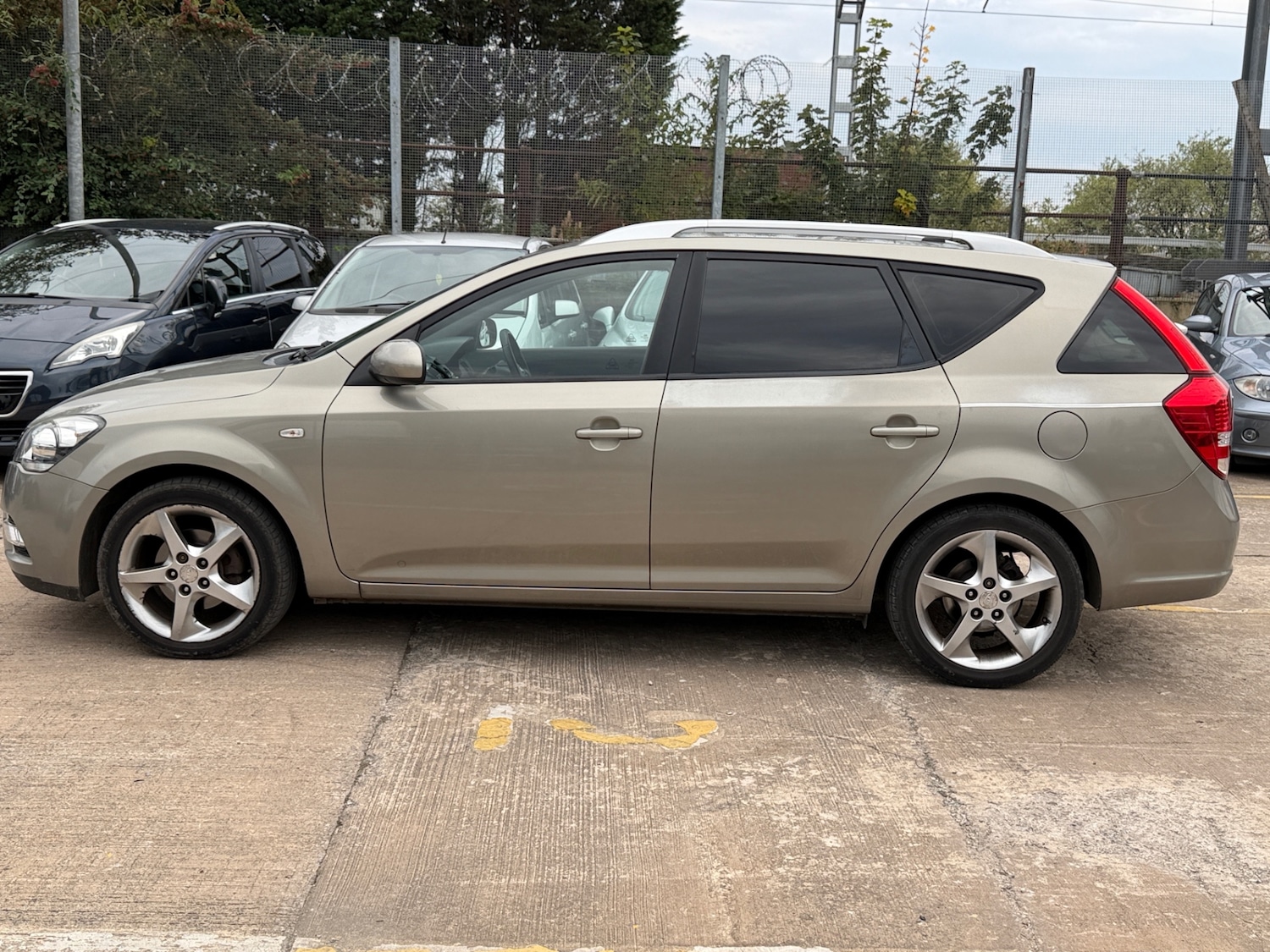 Used Kia Ceed 2010 for sale - 76149715: Photo 5