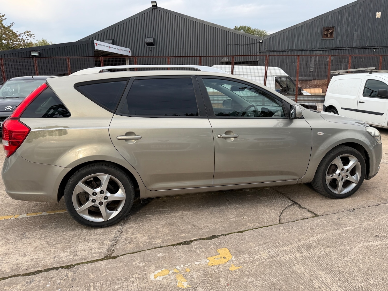 Used Kia Ceed 2010 for sale - 76149715: Photo 6