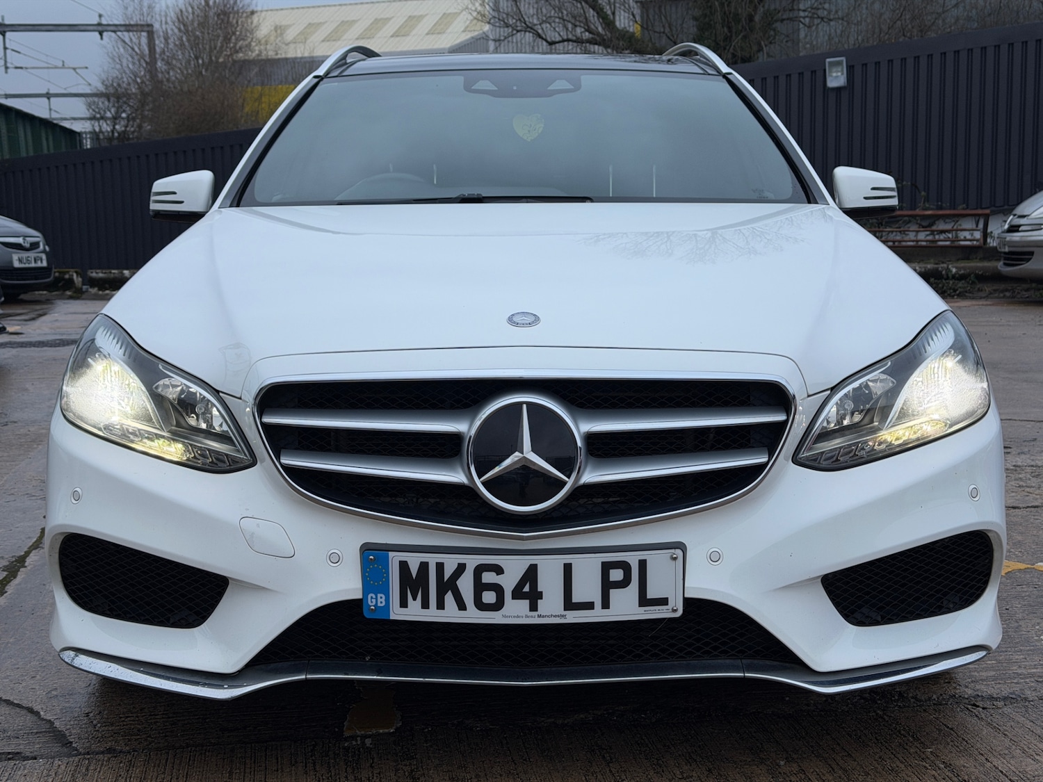 Used Mercedes-Benz E Class 2014 for sale - 77303894: Photo 3