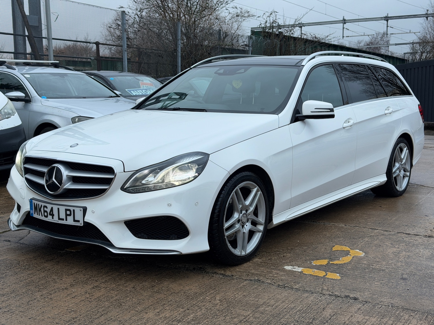 Used Mercedes-Benz E Class 2014 for sale - 77303894: Photo 4