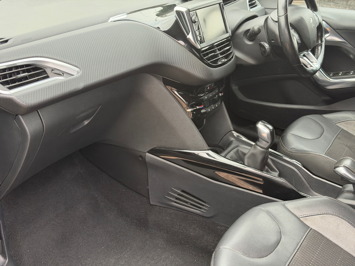 Used Peugeot 2008 2017 for sale - 77662143: Photo 11