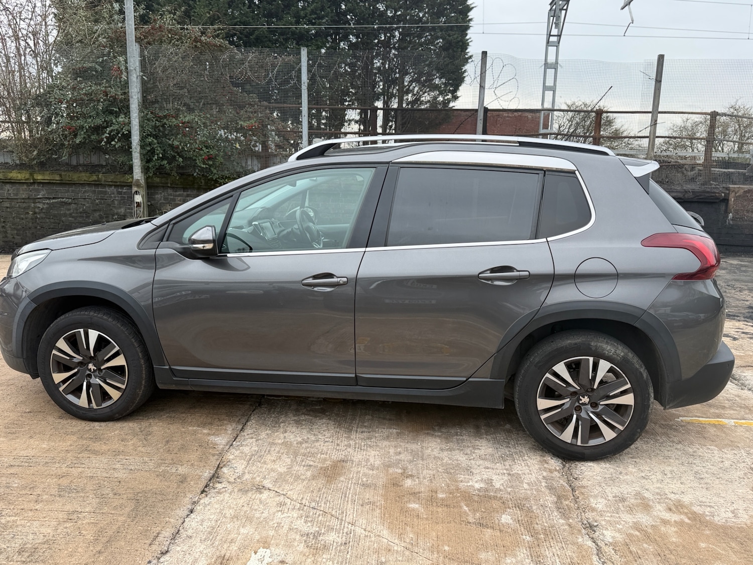 Used Peugeot 2008 2017 for sale - 77662143: Photo 4