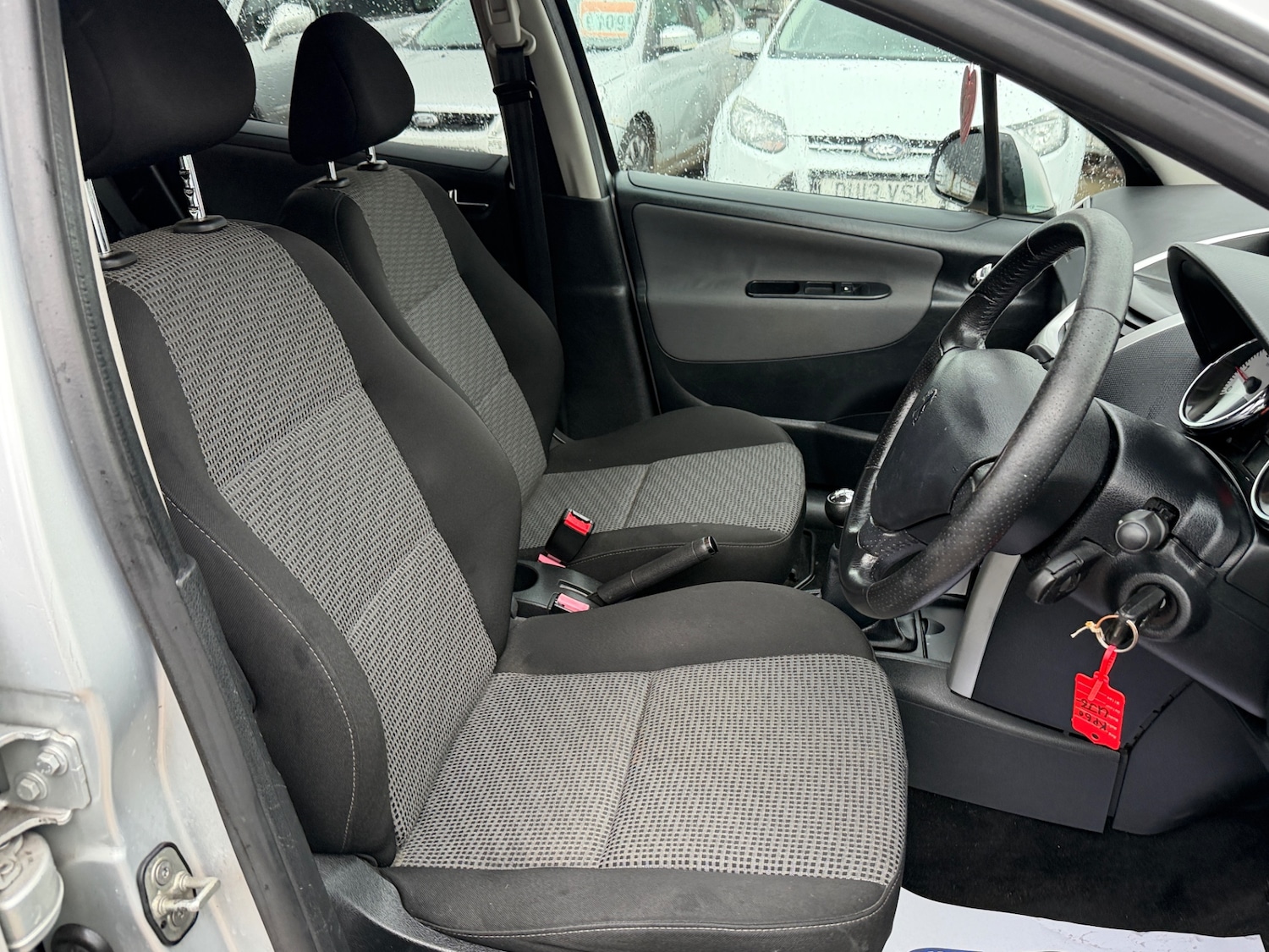 Used Peugeot 207 2010 for sale - 77303825: Photo 13