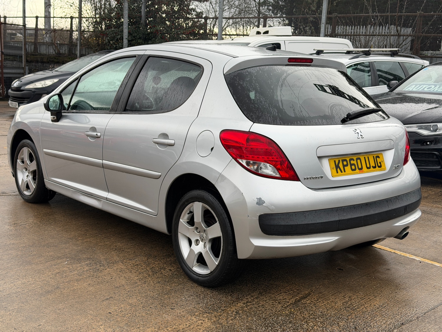 Used Peugeot 207 2010 for sale - 77303825: Photo 6