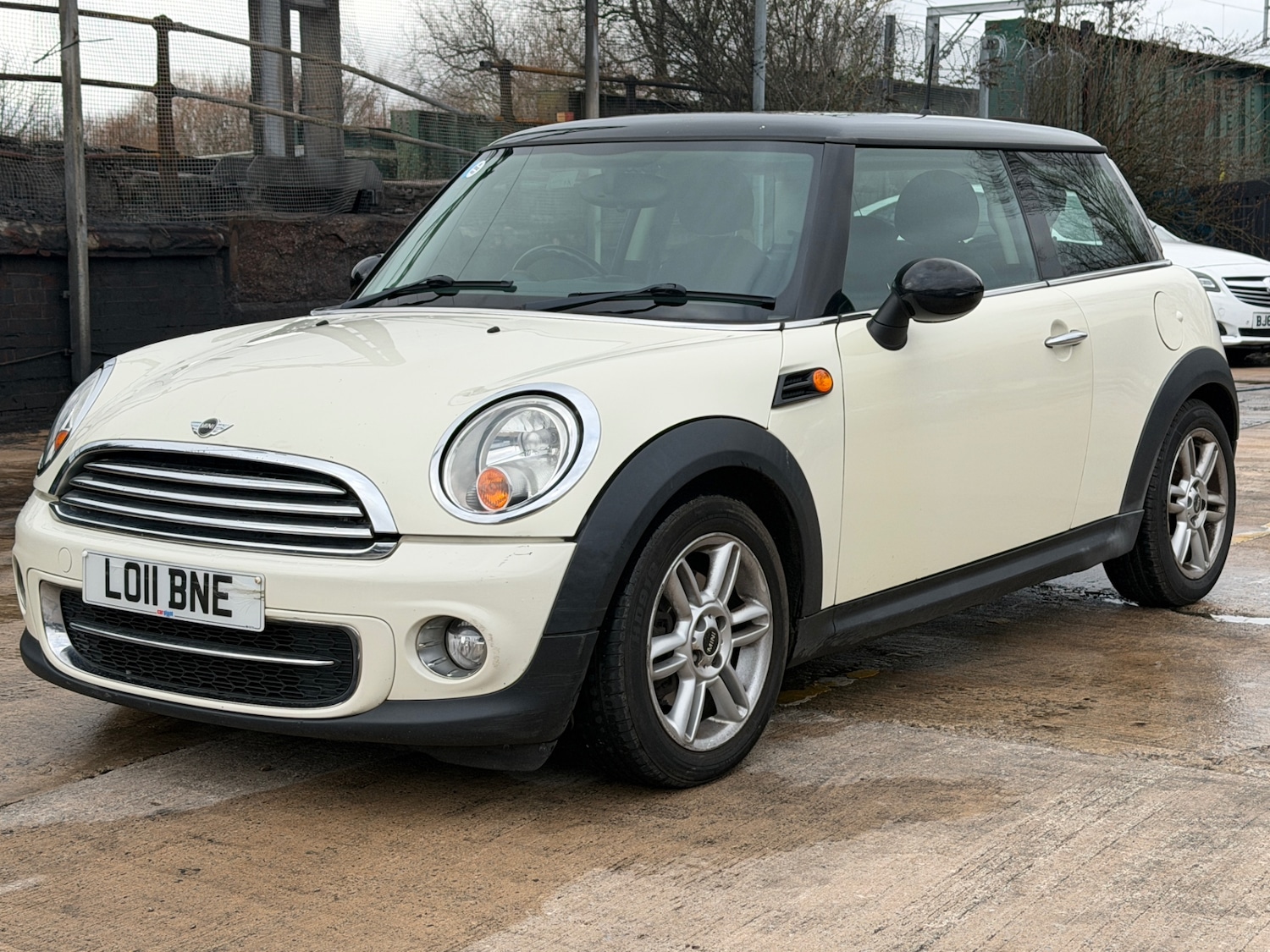 Used MINI Hatch 2011 for sale - 77630859: Photo 2