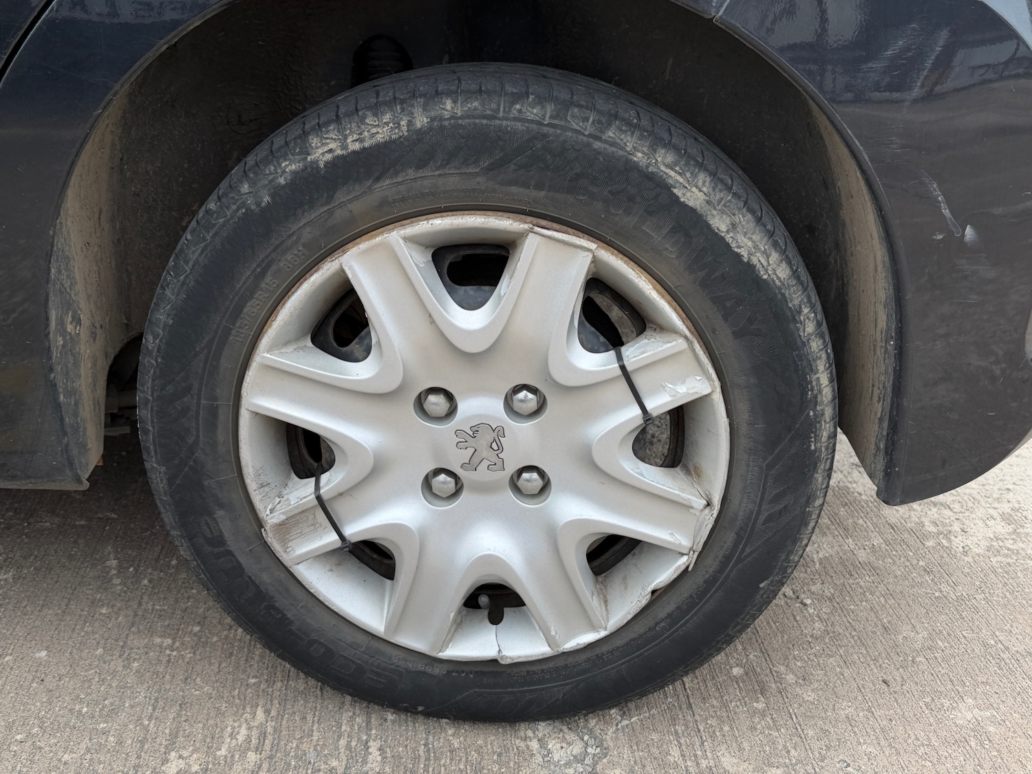 Used Peugeot 207 2010 for sale - 76280396: Photo 9