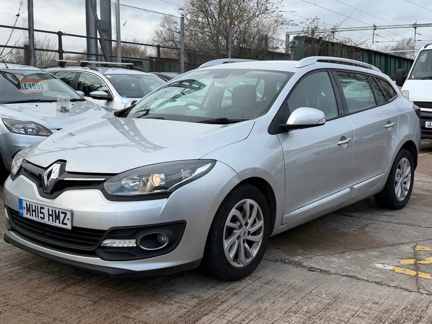 Used Renault Megane 2015 for sale - 77381031: Photo 2