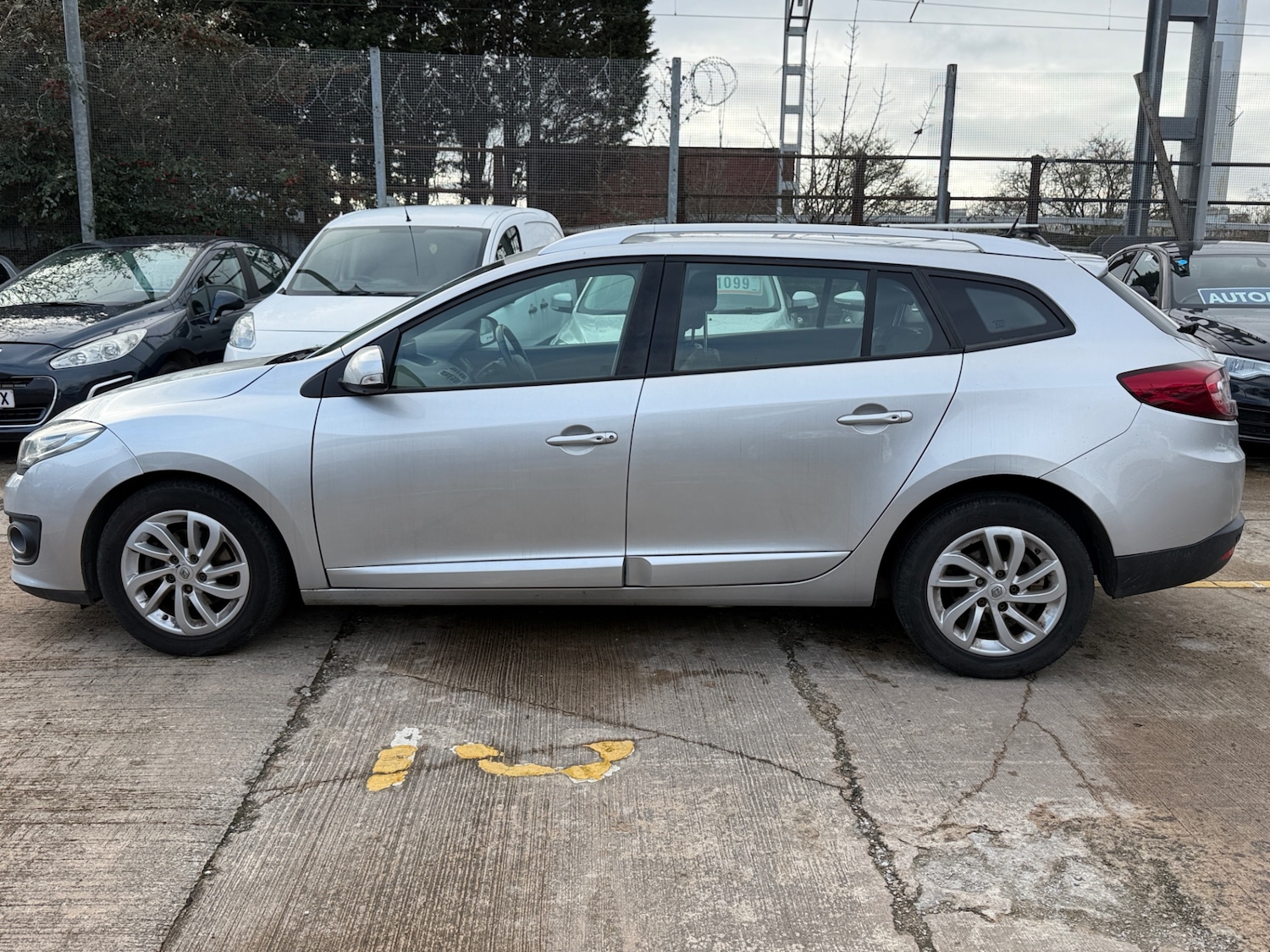 Used Renault Megane 2015 for sale - 77381031: Photo 7
