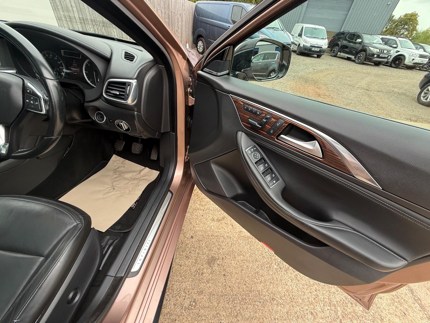 Used Infiniti Q30 2016 for sale - 76988481: Photo 13