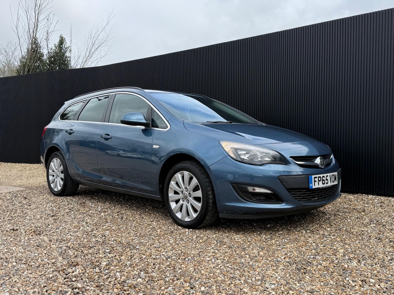 Used Vauxhall Astra 2015 for sale - 78047714: Photo 1