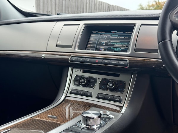 Used Jaguar XF 2015 for sale - 76226299: Photo 24