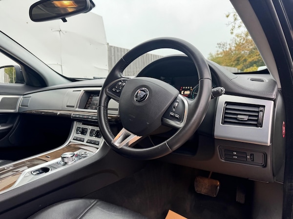 Used Jaguar XF 2015 for sale - 76226299: Photo 27