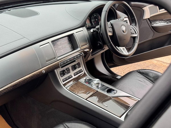 Used Jaguar XF 2015 for sale - 76226299: Photo 46