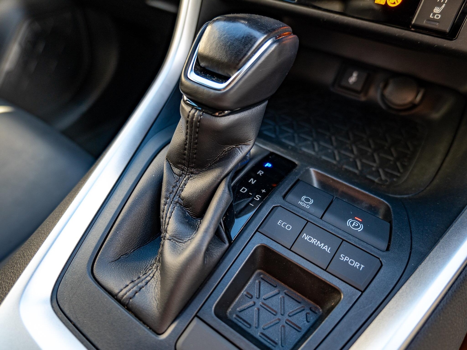 Used Toyota RAV4 2022 for sale - 76714344: Photo 24