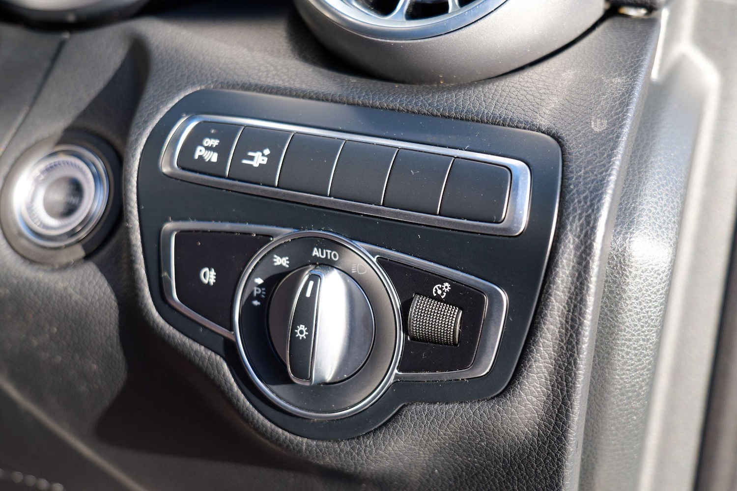 Used Mercedes-Benz C Class 2018 for sale - 77469037: Photo 16