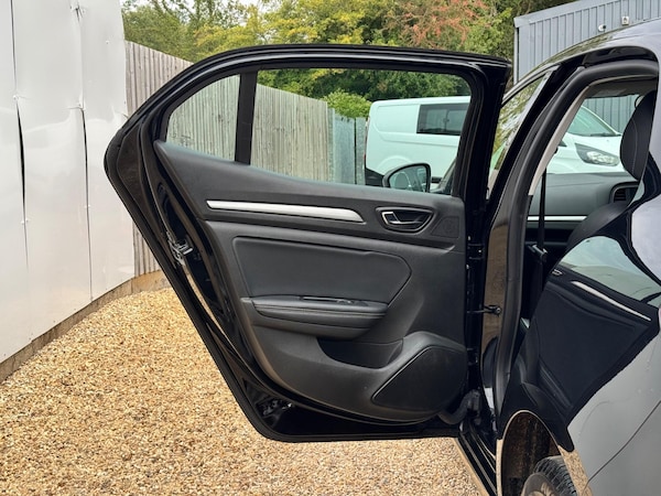 Used Renault Megane 2017 for sale - 75577207: Photo 32