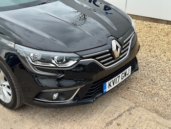 Used Renault Megane 2017 for sale - 75577207: Photo