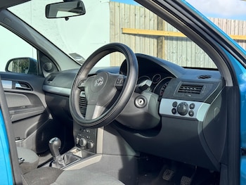 Used Vauxhall Astra 2004 for sale - 77387363: Photo