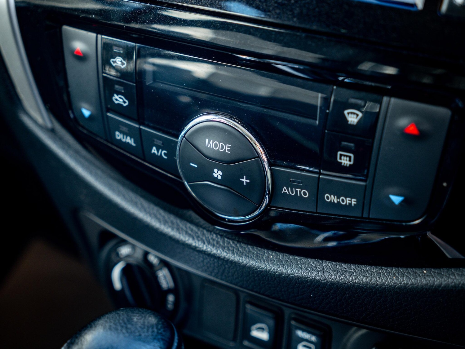 Used Nissan Navara 2016 for sale - 76608050: Photo 35