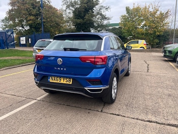 Used Volkswagen T-Roc 2019 for sale - 76294584: Photo