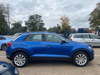 Used Volkswagen T-Roc 2019 for sale - 76294584: Photo