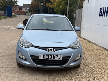 Used Hyundai i20 2013 for sale - 76159178: Photo 2