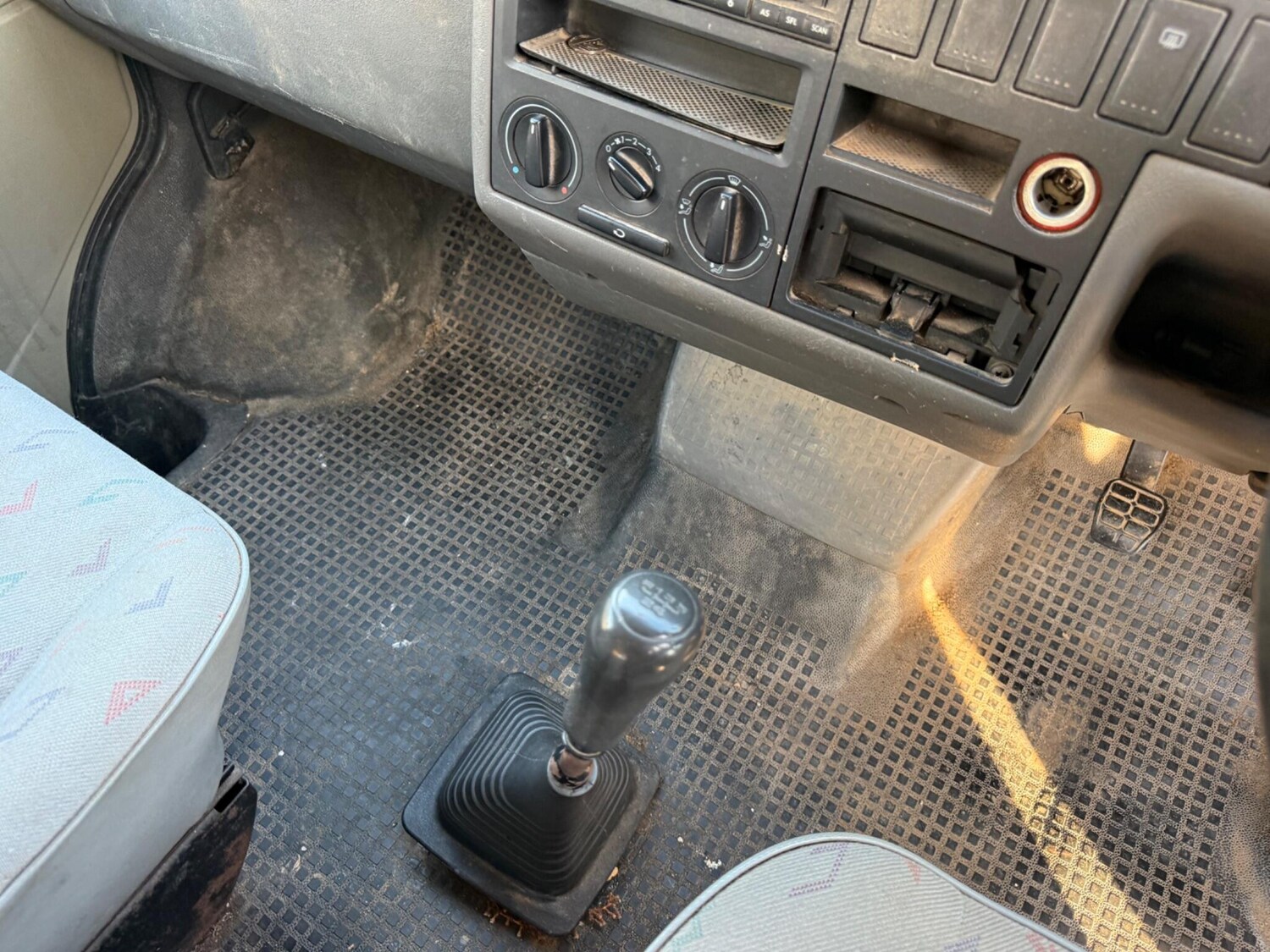 Used Volkswagen Transporter for sale - 77683010: Photo 14