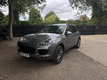 Used Porsche Cayenne 2017 for sale - 79401177: Photo