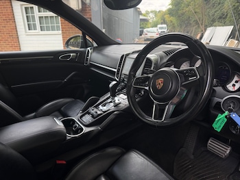 Used Porsche Cayenne 2017 for sale - 79401177: Photo