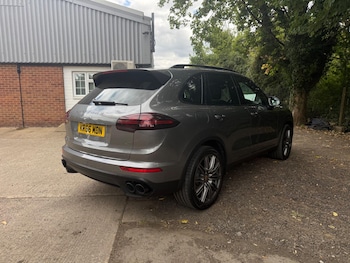 Used Porsche Cayenne 2017 for sale - 79401177: Photo