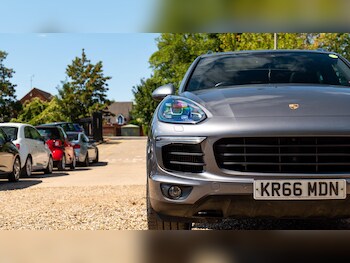 Used Porsche Cayenne 2017 for sale - 79401177: Photo