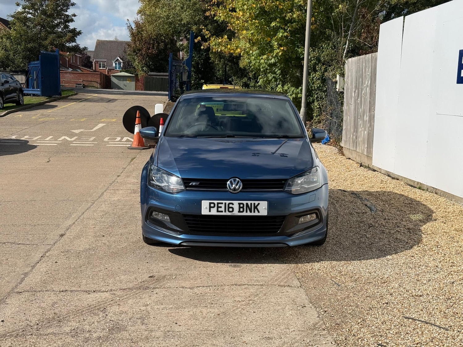 Used Volkswagen Polo 2016 for sale - 76059205: Photo 2