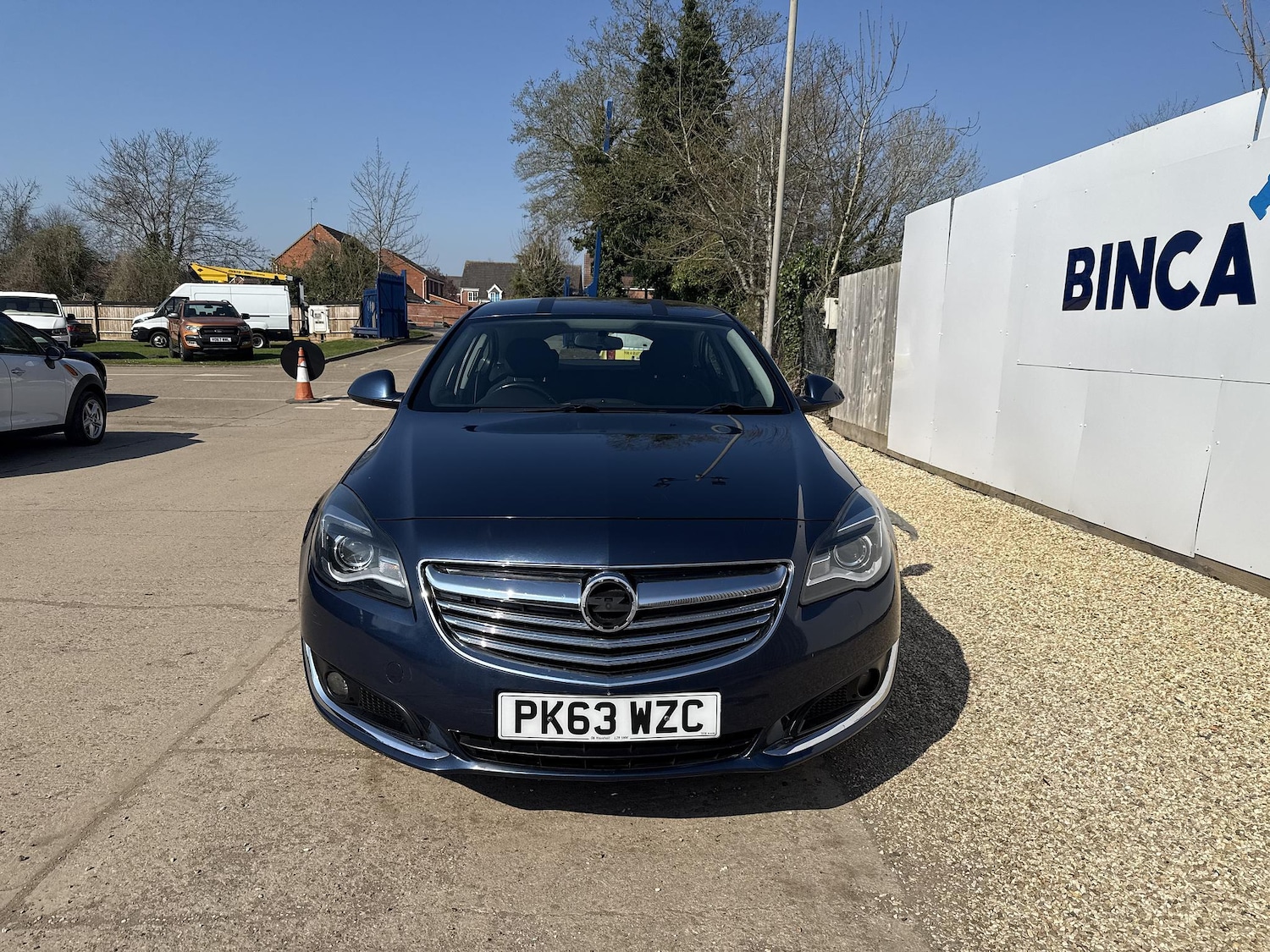 Used Vauxhall Insignia 2013 for sale - 76359909: Photo 2