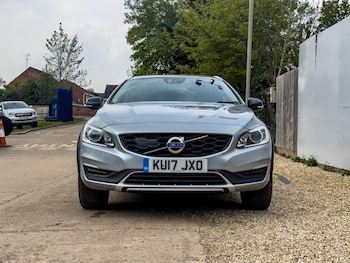 Used Volvo V60 Cross Country 2017 for sale - 75247463: Photo