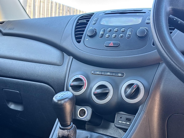 Used Hyundai i10 2012 for sale - 75060395: Photo 19