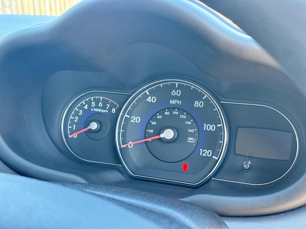 Used Hyundai i10 2012 for sale - 75060395: Photo 22