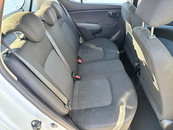 Used Hyundai i10 2012 for sale - 75060395: Photo 26