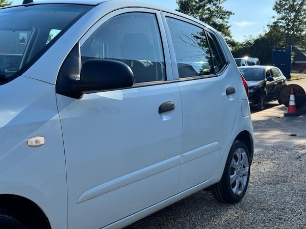 Used Hyundai i10 2012 for sale - 75060395: Photo 8