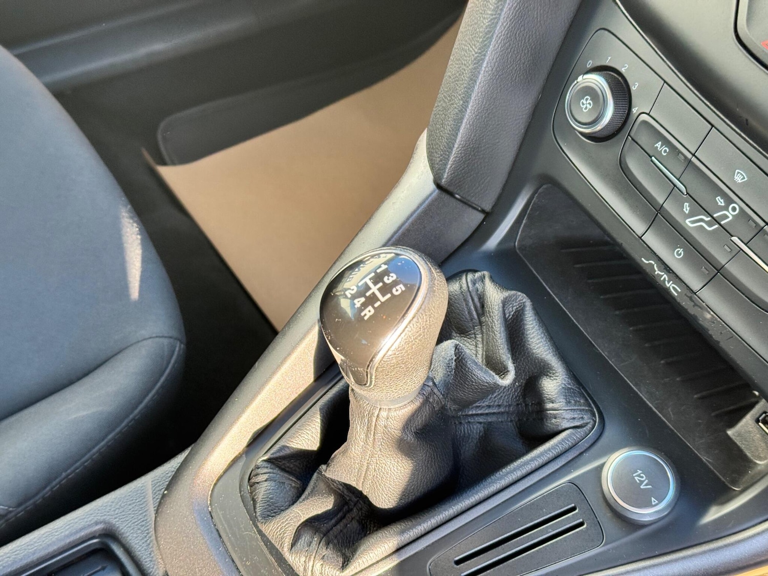 Used Ford Focus 2015 for sale - 77040574: Photo 9