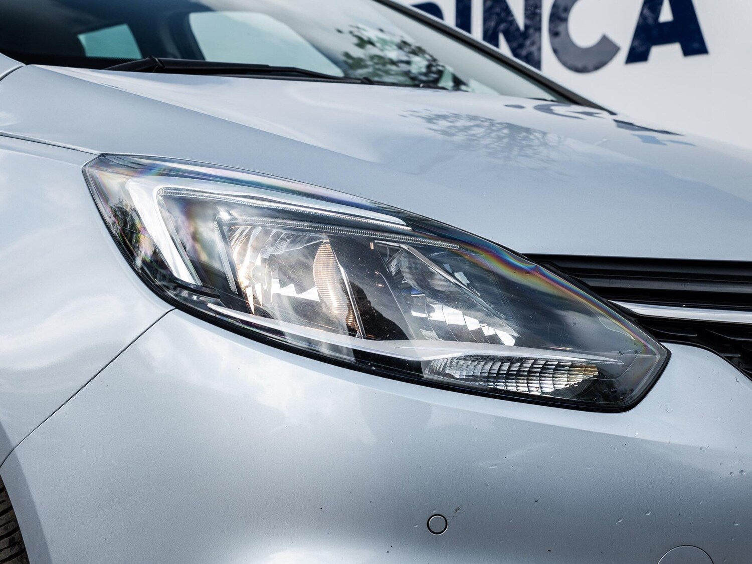 Used Vauxhall Zafira Tourer 2017 for sale - 76136117: Photo 11