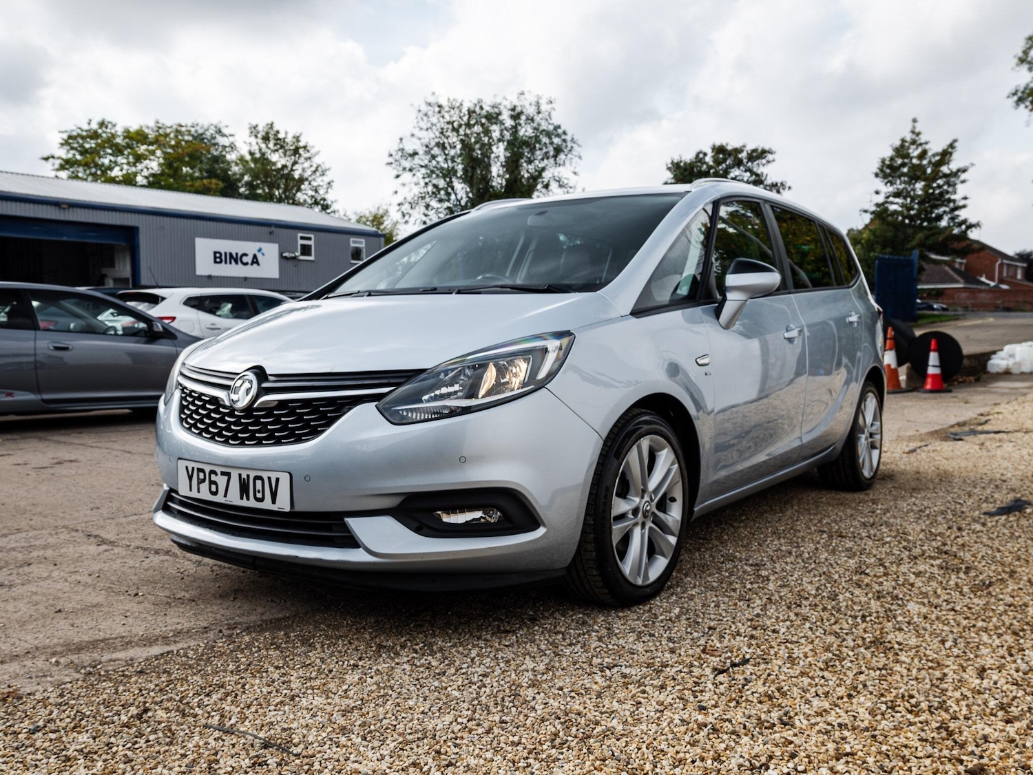 Used Vauxhall Zafira Tourer 2017 for sale - 76136117: Photo 3