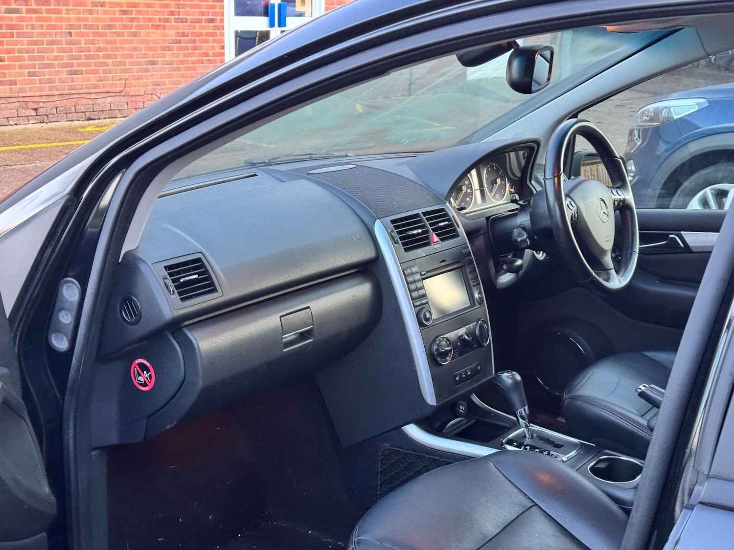 Used Mercedes-Benz A-Class 2010 for sale - 77230085: Photo 5