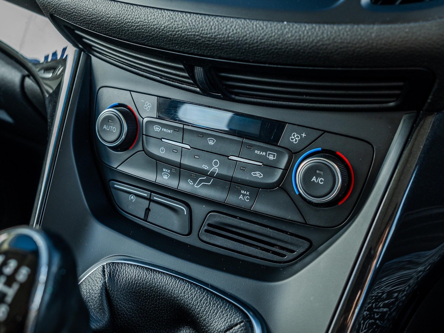 Used Ford Kuga 2017 for sale - 76989632: Photo 29