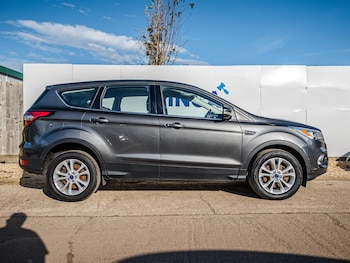 Used Ford Kuga 2017 for sale - 76989632: Photo