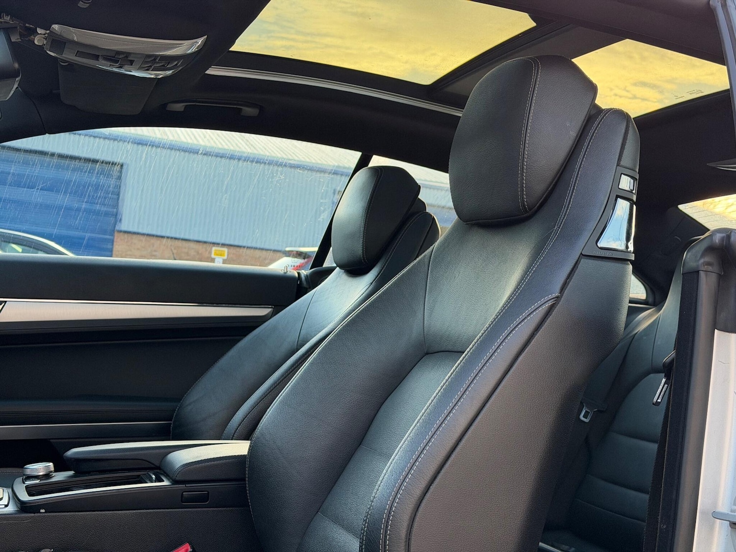 Used Mercedes-Benz E Class 2011 for sale - 76952286: Photo 10