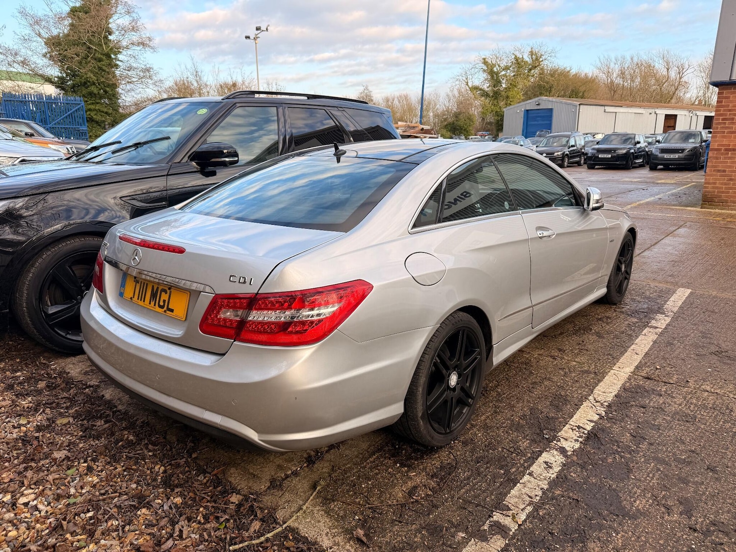 Used Mercedes-Benz E Class 2011 for sale - 76952286: Photo 2