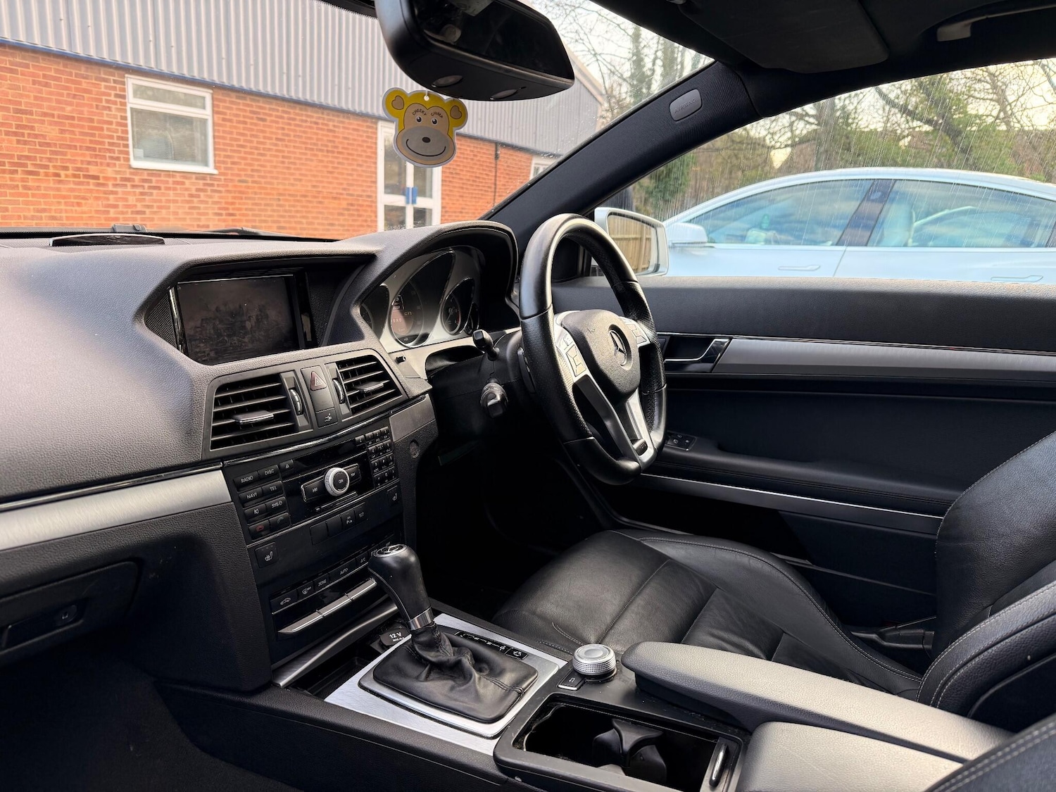 Used Mercedes-Benz E Class 2011 for sale - 76952286: Photo 4